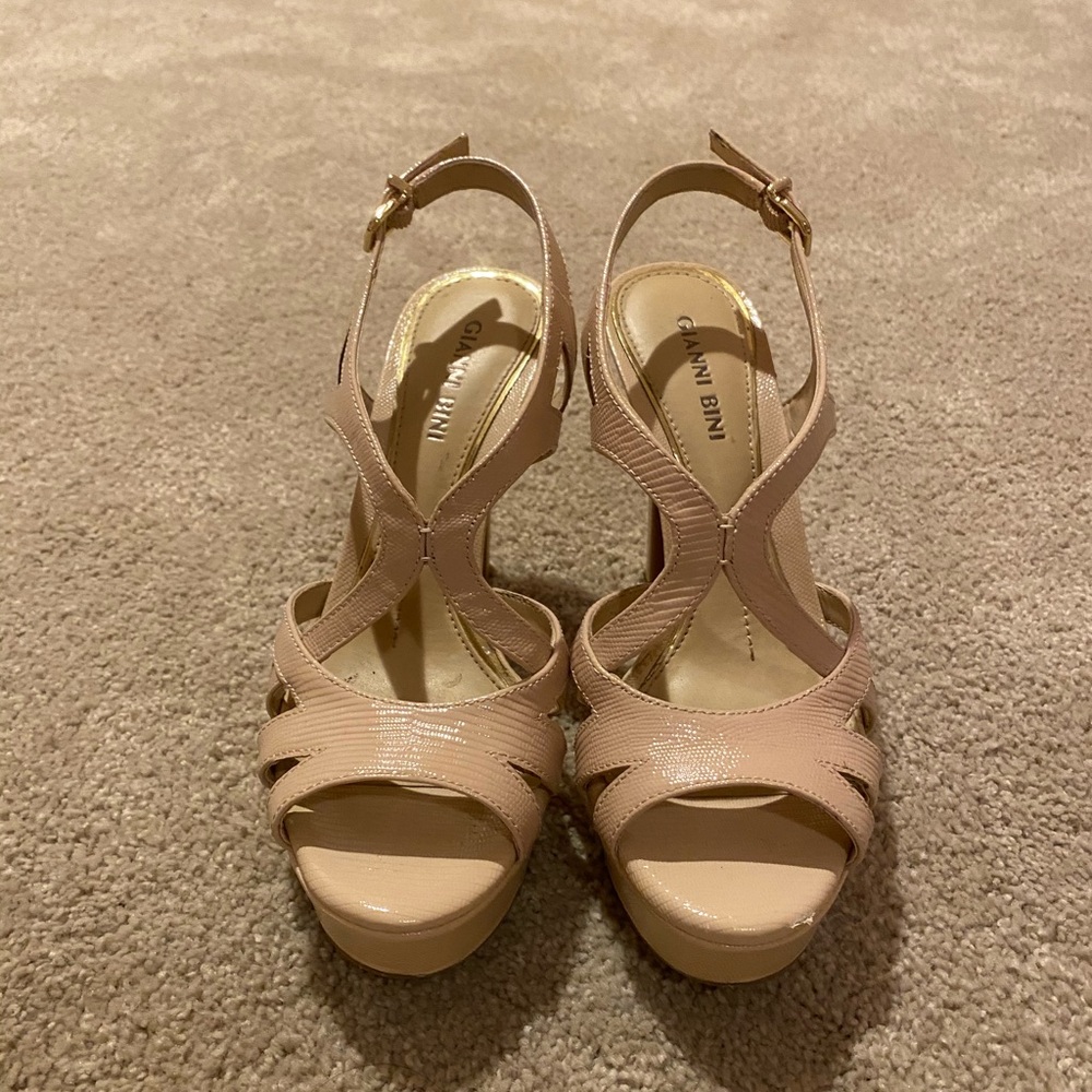 Nude Gianni Bini heels